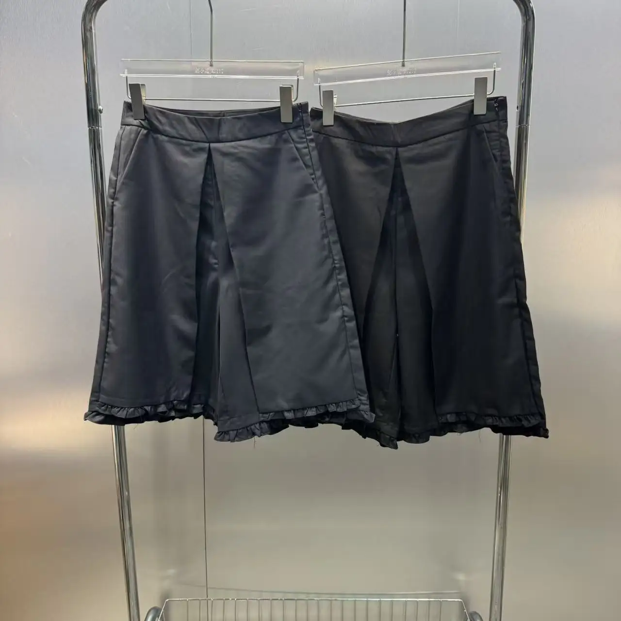 High Waist Wide Leg Commuter Style Loose Fashionable Five-Point Western Pants South Oil 2026 Summer New Light Maturity
High Waist Wide Leg Commuter Style Loose Fashionable Five-Point Western Pants South Oil 2026 Summer New Light Maturity