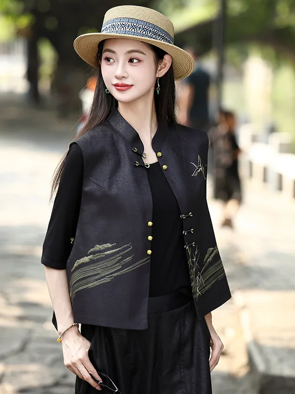 Early Autumn New Chinese Style Casual Embroidered Vest Pants Inner Wear Three Piece Set Daily Wear Retro Style
Early Autumn New Chinese Style Casual Embroidered Vest Pants Inner Wear Three Piece Set Daily Wear Retro Style