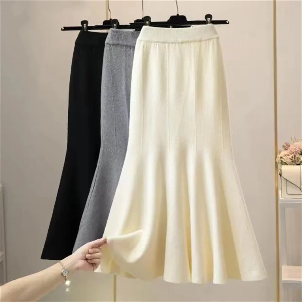 Autumn Winter Streetwear Knitted High Waist Package Hip Skirt Korean Fashion Fishtail Skirt Elegant Office Lady Long Skirt Women
Autumn Winter Streetwear Knitted High Waist Package Hip Skirt Korean Fashion Fishtail Skirt Elegant Office Lady Long Skirt Women