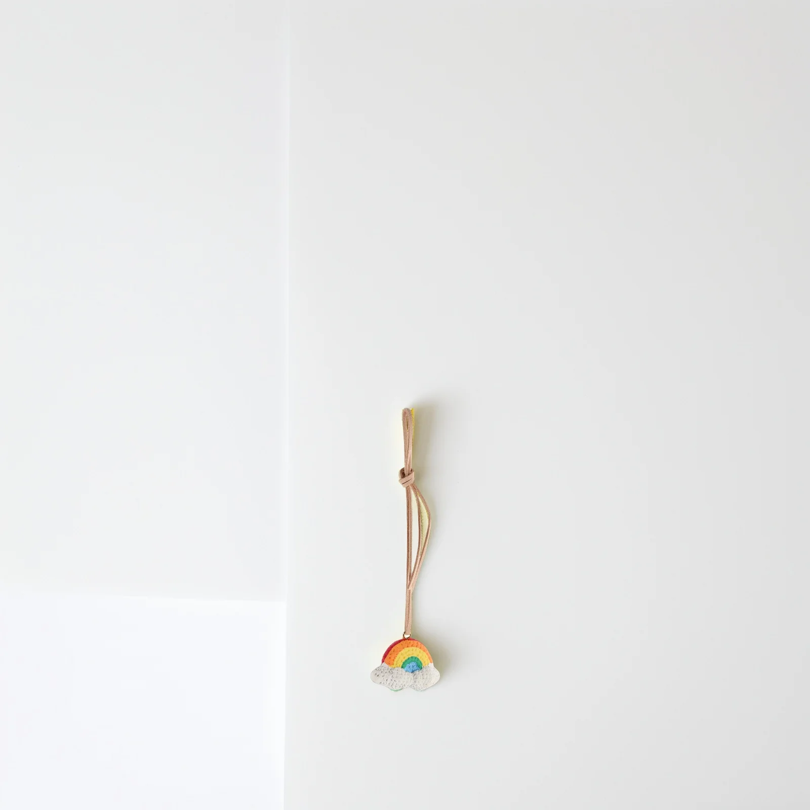 Car Hanging Pendant Rainbow Resin Ornament Durable Decorative Accessory Cute Cat Design Rearview Mirror Decoration for Car
Car Hanging Pendant Rainbow Resin Ornament Durable Decorative Accessory Cute Cat Design Rearview Mirror Decoration for Car
