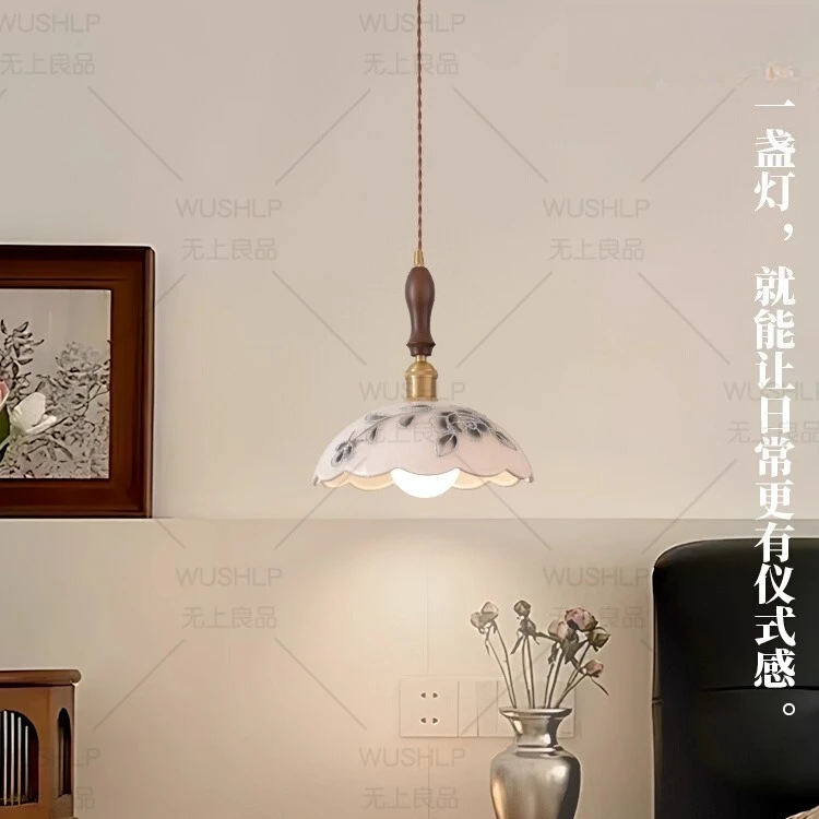 Керамический подвесной светильник, французский ретро-прикроватный светильник, античный стиль, кремовый, из цельного дерева, небольшой подвесной светильник для прихожей
Керамический подвесной светильник, французский ретро-прикроватный светильник, античный стиль, кремовый, из цельного дерева, небольшой подвесной светильник для прихожей