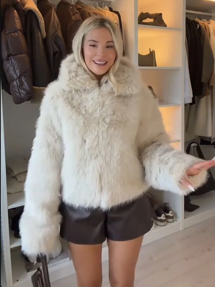 HH Woman New Fashion Faux Fur Effect Zipper Solid Simple Style Lapel Short Coat Female Casual Commuting Winter Warm Overcoat
HH Woman New Fashion Faux Fur Effect Zipper Solid Simple Style Lapel Short Coat Female Casual Commuting Winter Warm Overcoat