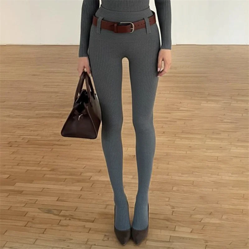 Leggings for women New elastic knitted pencil pants for winter 2025 High waisted slim yoga pants Wool blend women's pants y2k
Leggings for women New elastic knitted pencil pants for winter 2025 High waisted slim yoga pants Wool blend women's pants y2k