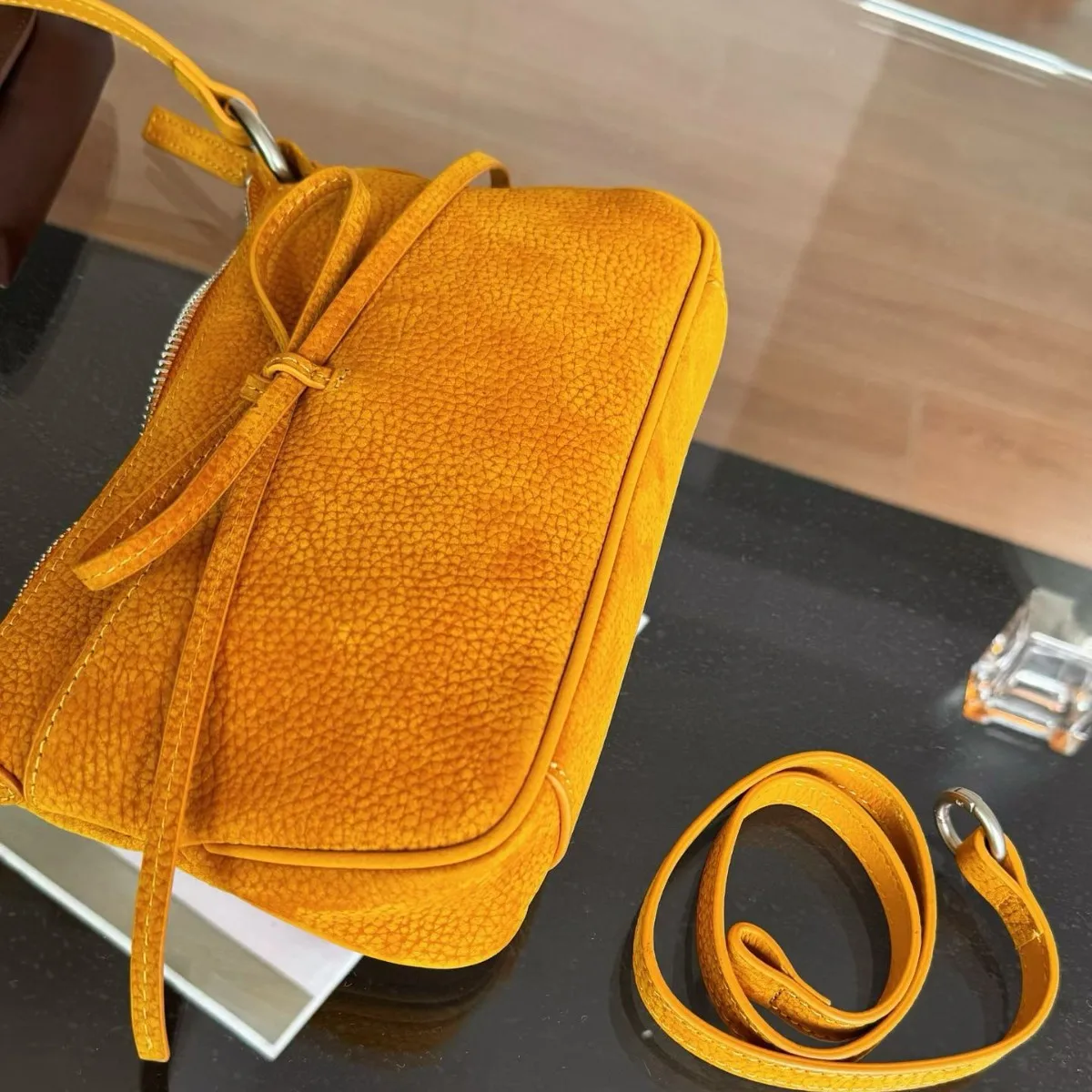 FIRMRANCH 2026 Premium Genuine Leather Horsehair Leopard Print Bowknot Design Women's Shoulder Underarm Crossbody Bag Chic Purse
FIRMRANCH 2026 Premium Genuine Leather Horsehair Leopard Print Bowknot Design Women's Shoulder Underarm Crossbody Bag Chic Purse