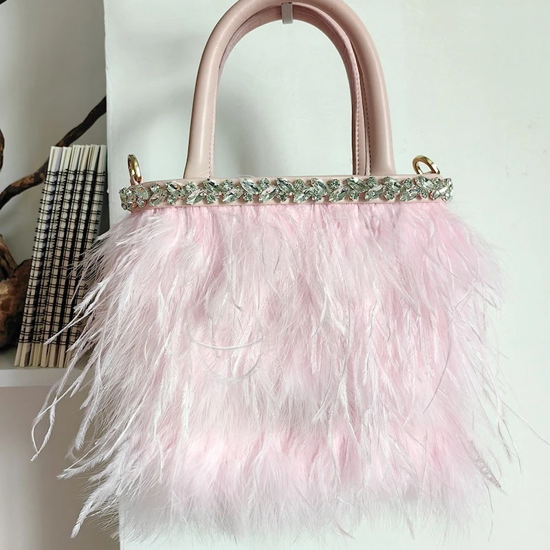 Vietnam Style New Sweet Furry Evening Bags Women's Fiary Ostrich Feather Hand Bags Fashionable Casual Diamonds Small Pink Tote
Vietnam Style New Sweet Furry Evening Bags Women's Fiary Ostrich Feather Hand Bags Fashionable Casual Diamonds Small Pink Tote