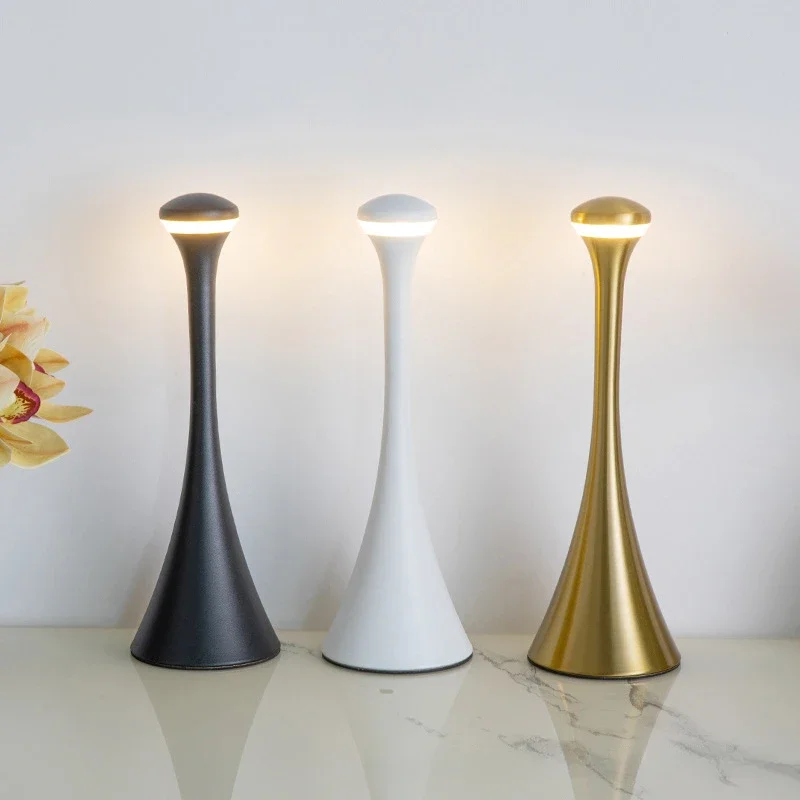 Nordic Minimalist Table Lamp Metal Rechargeable Bedside Bedroom Restaurant Creative Atmosphere Desktop Decoration Night Light
Nordic Minimalist Table Lamp Metal Rechargeable Bedside Bedroom Restaurant Creative Atmosphere Desktop Decoration Night Light