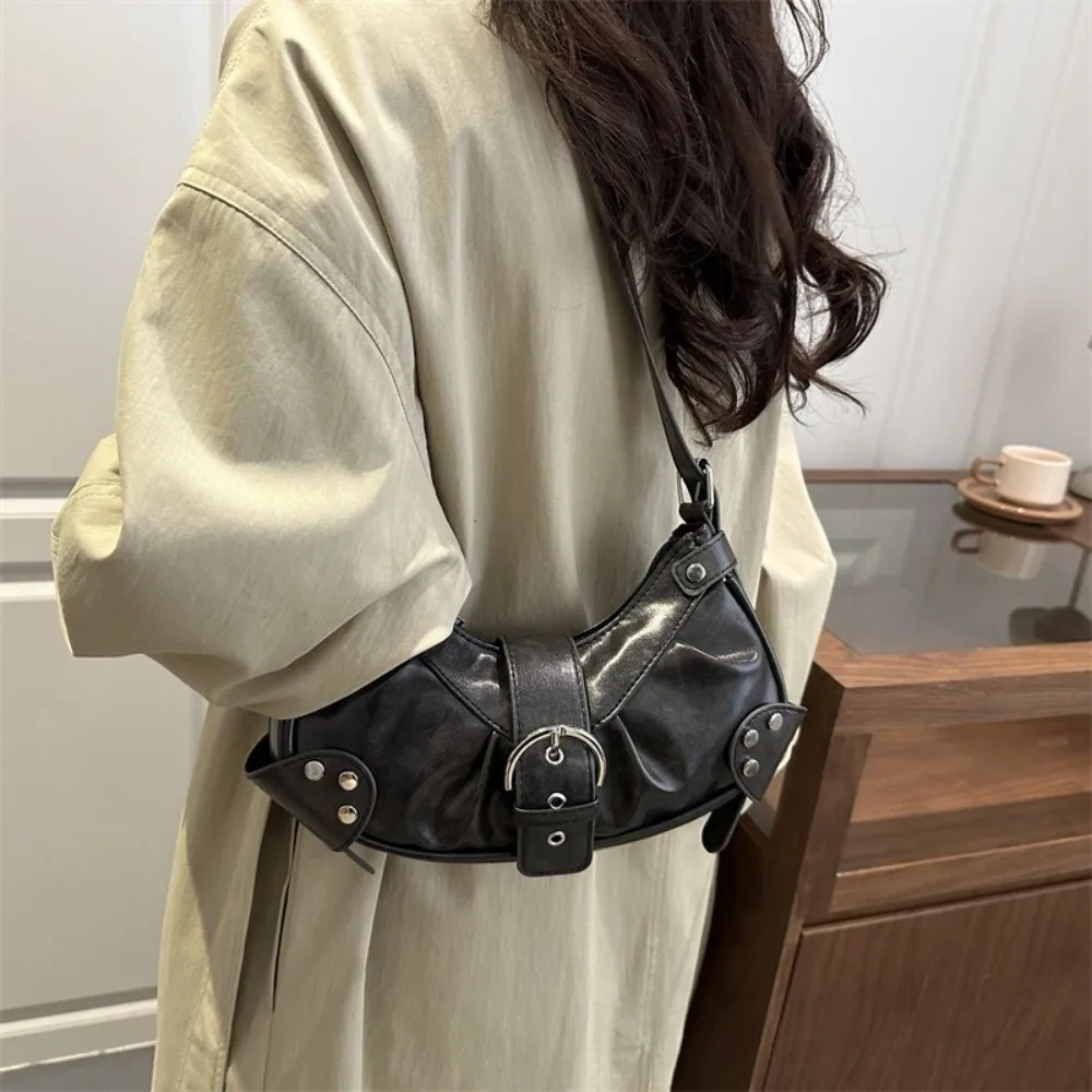 Casual Solid Color Buckle Underarm Bag Hobo Bag Pleated Y2k Shoulder Bag Gothic Pu Leather Spicy Girl Handbag Daily
Casual Solid Color Buckle Underarm Bag Hobo Bag Pleated Y2k Shoulder Bag Gothic Pu Leather Spicy Girl Handbag Daily
