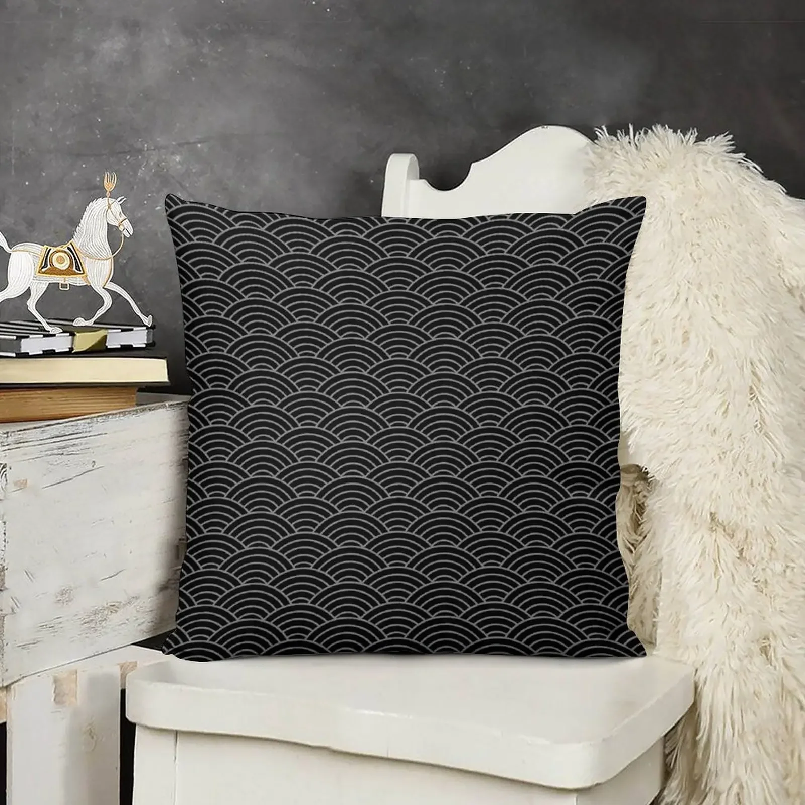 Japanese Seigaiha Grey and Black Pattern Throw Pillow Decorative Sofa Cushions Custom Cushion Christmas Pillows pillow
Japanese Seigaiha Grey and Black Pattern Throw Pillow Decorative Sofa Cushions Custom Cushion Christmas Pillows pillow