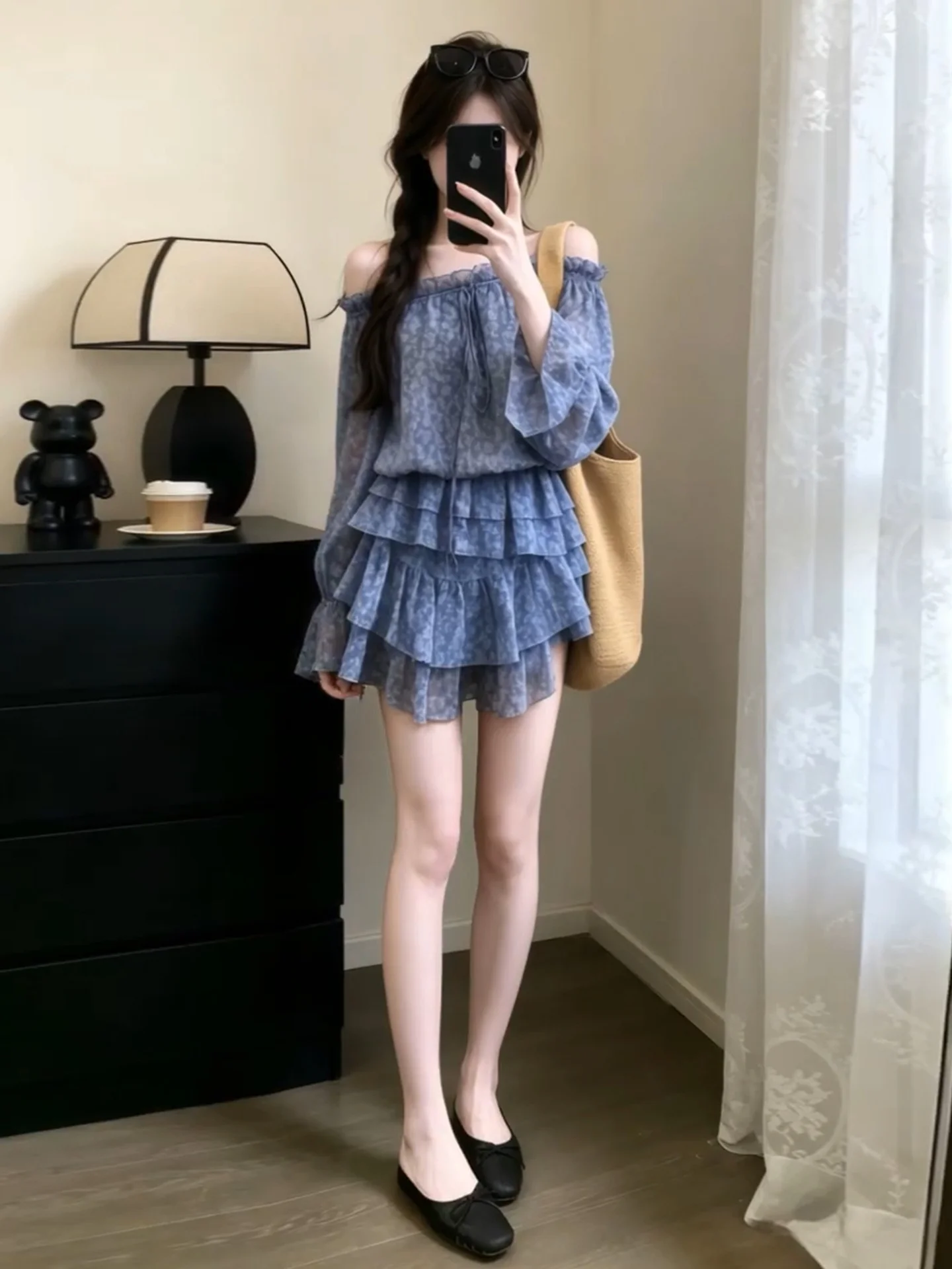Blue Floral Print One-Shoulder Shirt And Skirt Set Korean Style Summer Fashion Women's Clothing Breathable Lightweight Polyester
Blue Floral Print One-Shoulder Shirt And Skirt Set Korean Style Summer Fashion Women's Clothing Breathable Lightweight Polyester