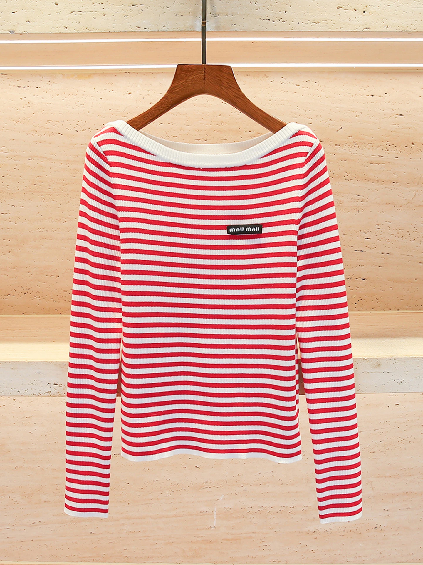 Повседневный вязаный свитер в полоску для женщин, дизайн на одно плечо, премиум-качество, весенняя коллекция, удобная посадка, стандартный крой
Повседневный вязаный свитер в полоску для женщин, дизайн на одно плечо, премиум-качество, весенняя коллекция, удобная посадка, стандартный крой