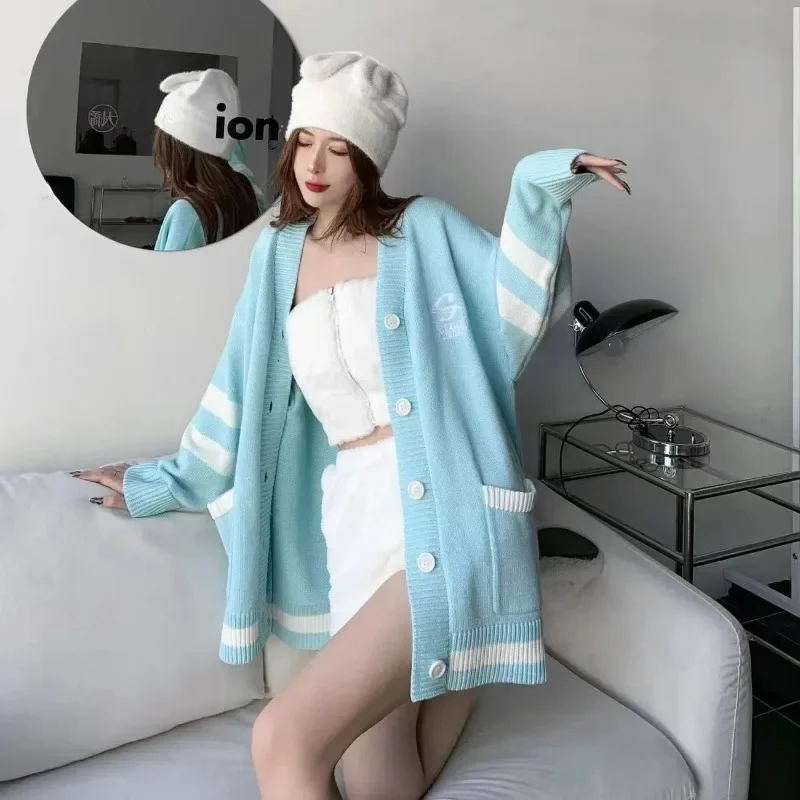 New Blue Cardigan 1989 for Women's Autumn and Winter Bird Embroidery Special Knit Cardigan Slouchy Style Vintage Y2k Sweater
New Blue Cardigan 1989 for Women's Autumn and Winter Bird Embroidery Special Knit Cardigan Slouchy Style Vintage Y2k Sweater
