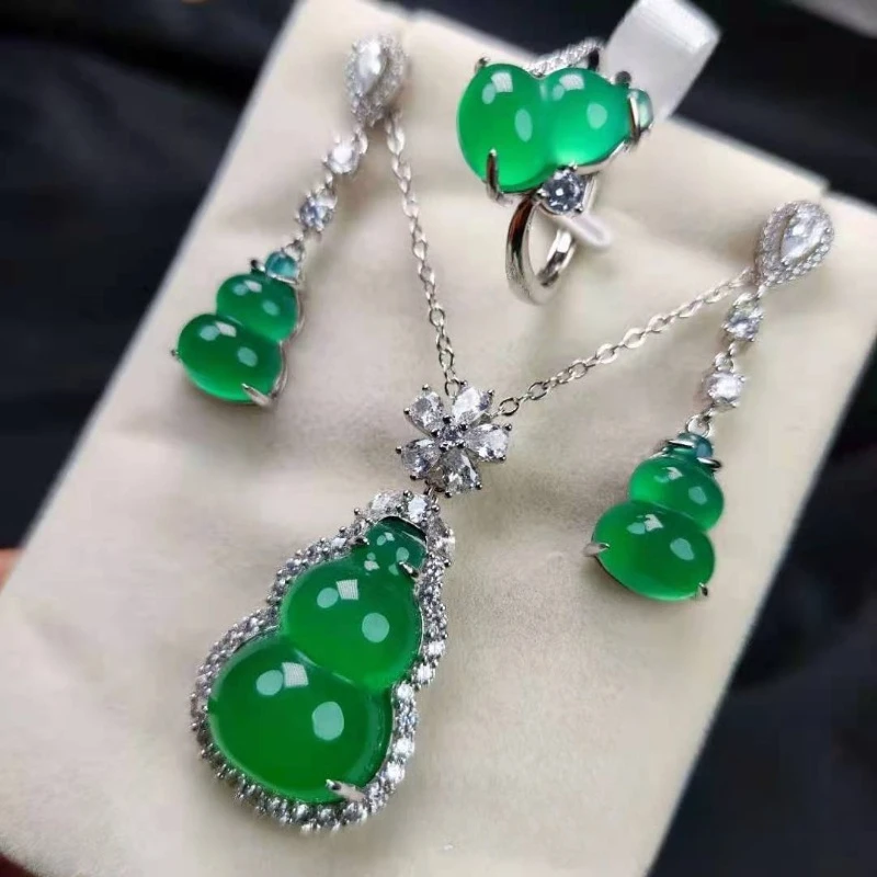 Silver plated inlaid high ice green chalcedony pendant gourd set imperial green necklace ring earring temperament gift
Silver plated inlaid high ice green chalcedony pendant gourd set imperial green necklace ring earring temperament gift