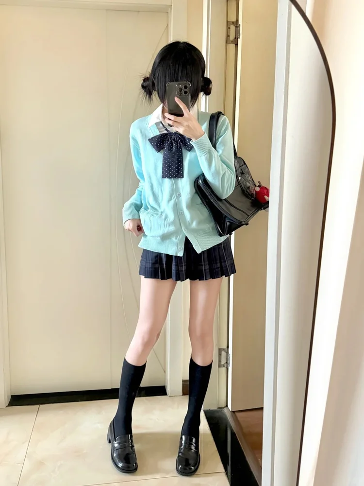 Autumn Winter V-Ne Knitted Cardigan Sweater Jaet Layering Versatile Loose College Sle North North orm Outerwear
Autumn Winter V-Ne Knitted Cardigan Sweater Jaet Layering Versatile Loose College Sle North North orm Outerwear