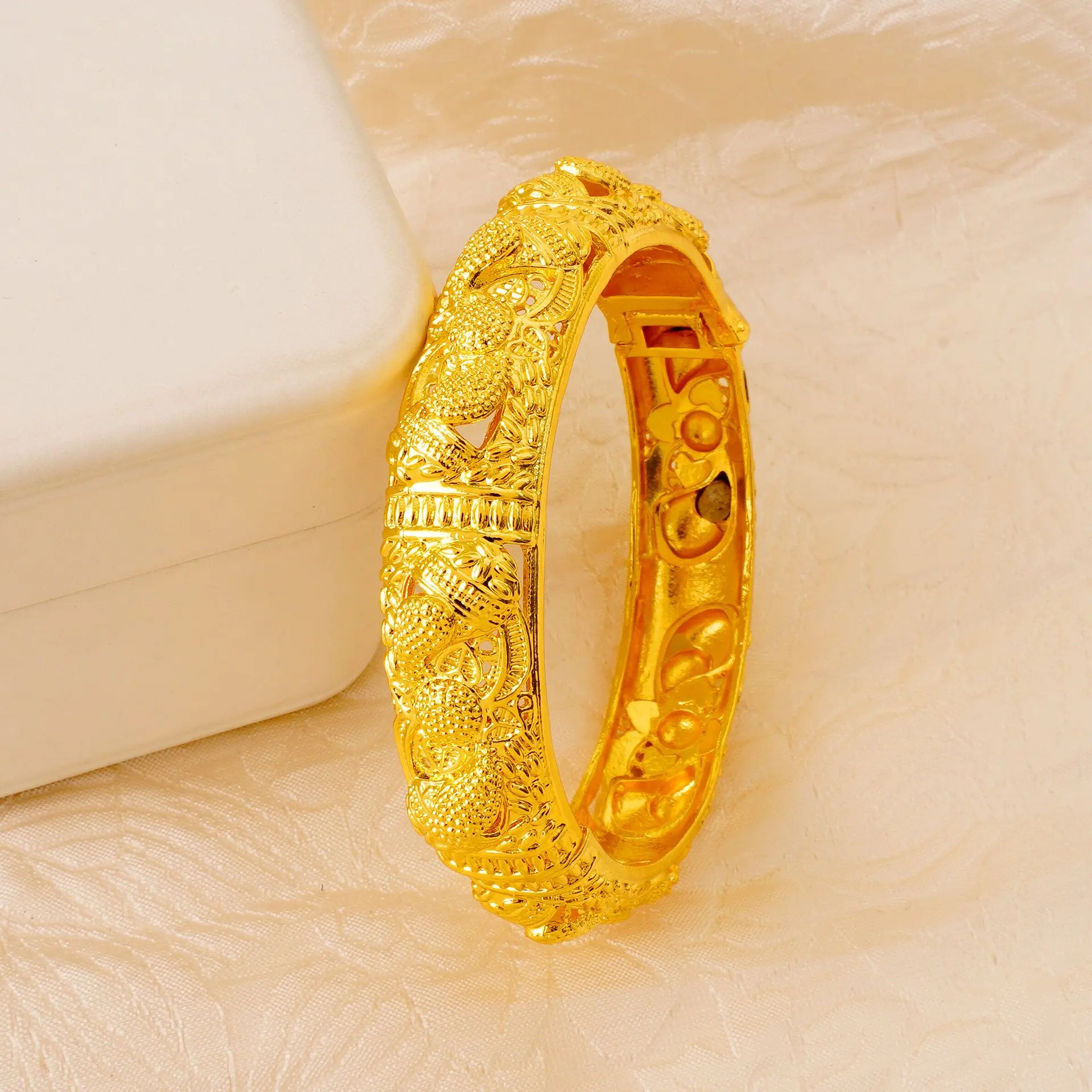 Jewelry Accessories Fashion Zinc Alloy Women Metal Animal Gold Color Bangles Stainless Steel Bracelets Best Sell
Jewelry Accessories Fashion Zinc Alloy Women Metal Animal Gold Color Bangles Stainless Steel Bracelets Best Sell