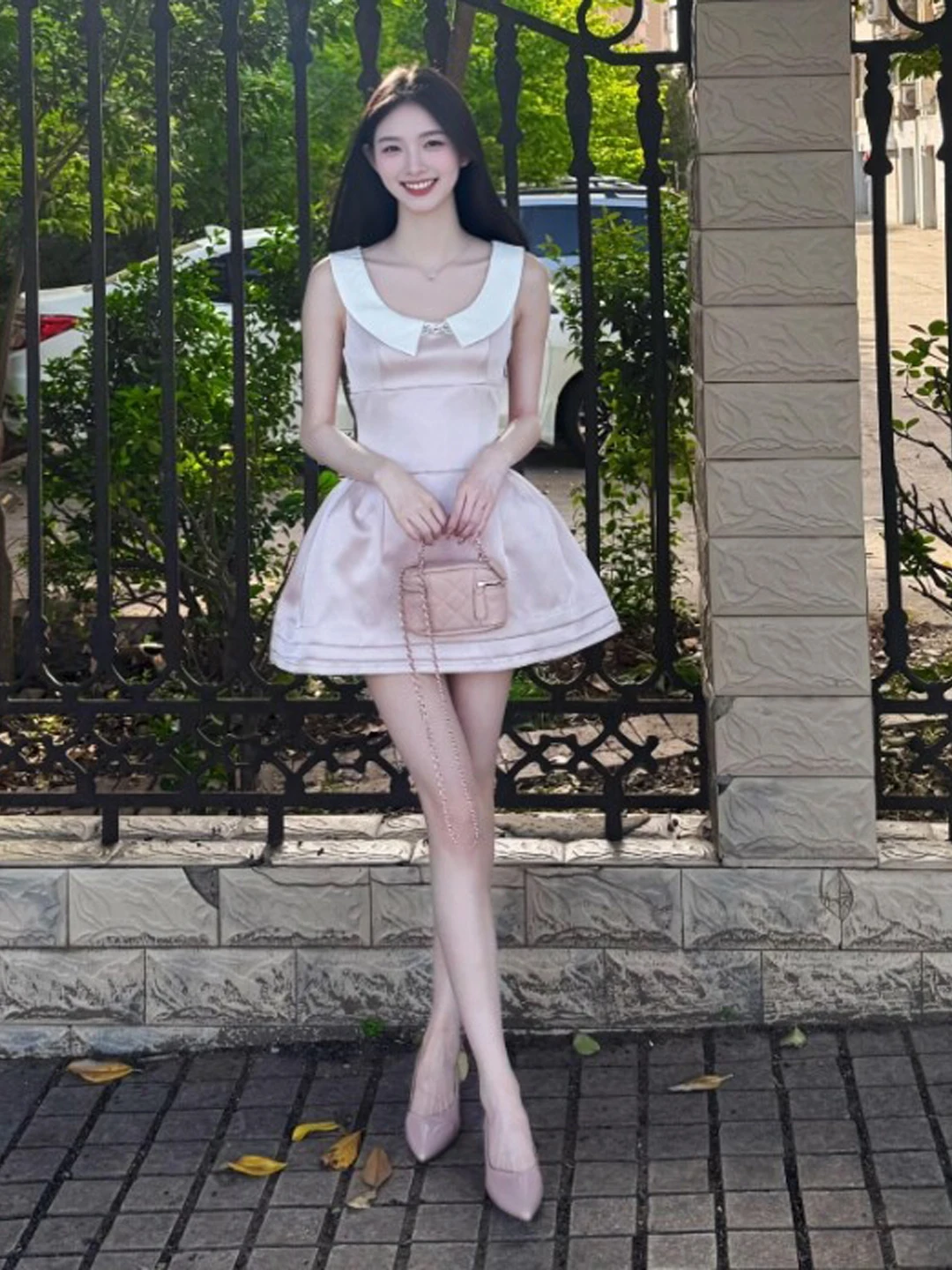 Elegant French Style Sweet Waist Cinched Puffy Short Skirt Dress Summer 2026 Casual City Walk Wedding Outdoor Business Tour Date
Elegant French Style Sweet Waist Cinched Puffy Short Skirt Dress Summer 2026 Casual City Walk Wedding Outdoor Business Tour Date