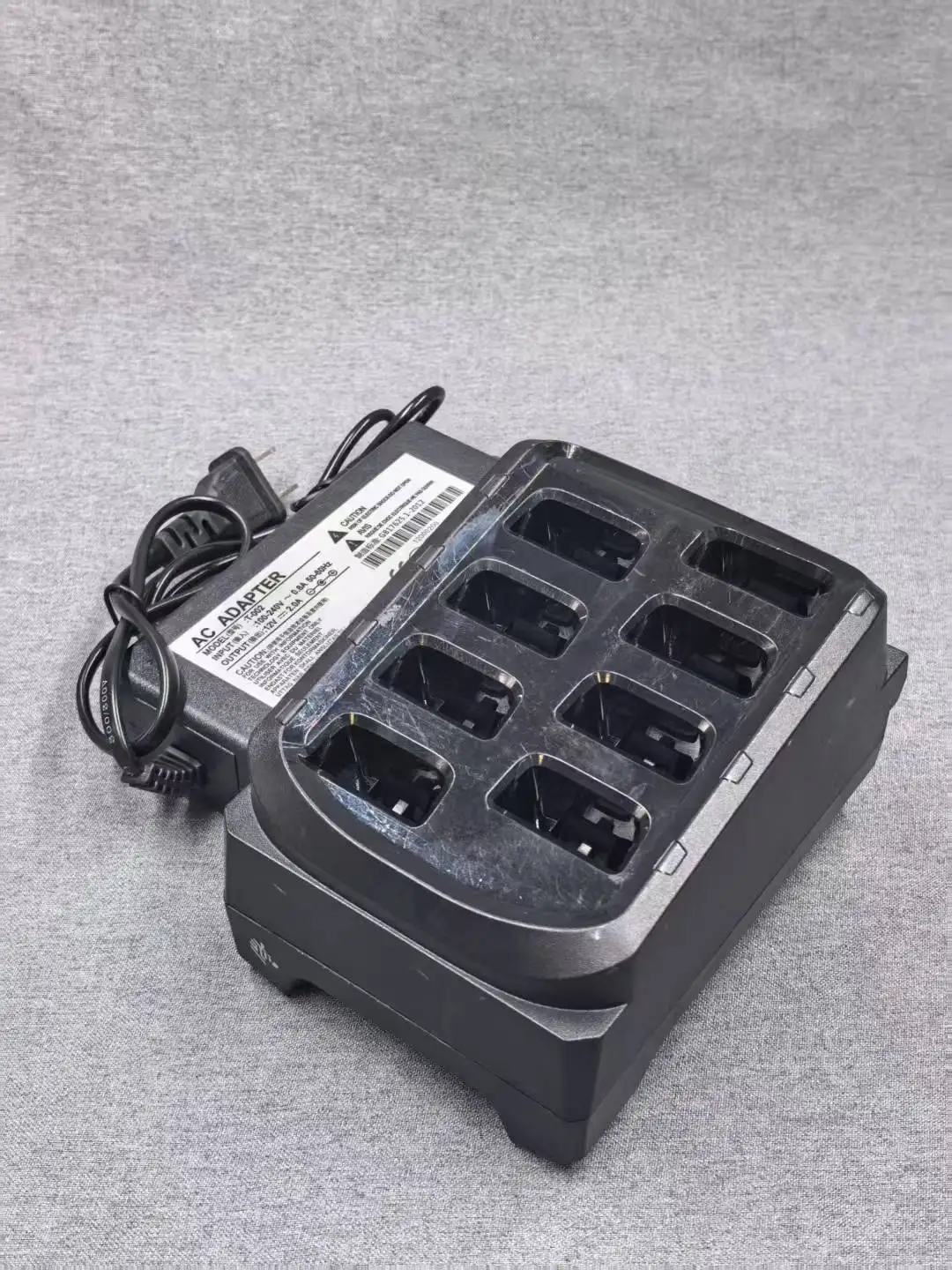 SAC-RS51-8SCHG-01 Зарядное устройство на 8 слотов для серии Zebra RS5100 с адаптером питания 
SAC-RS51-8SCHG-01 Зарядное устройство на 8 слотов для серии Zebra RS5100 с адаптером питания