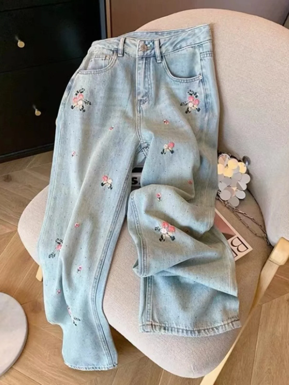 New Chinese Sle Floral Embroidery Straight Leg Jeans Women's High Waist Slimming Wide Leg Pants Spring Design Sensation
New Chinese Sle Floral Embroidery Straight Leg Jeans Women's High Waist Slimming Wide Leg Pants Spring Design Sensation