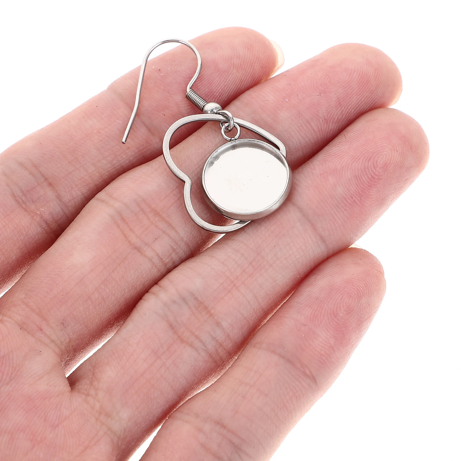 20pcs Stainless Steel Ear Hook Earring Hooks for Jewelry Making Dangle Bezel Tray Lightweight Easy to Use DIY Parts
20pcs Stainless Steel Ear Hook Earring Hooks for Jewelry Making Dangle Bezel Tray Lightweight Easy to Use DIY Parts