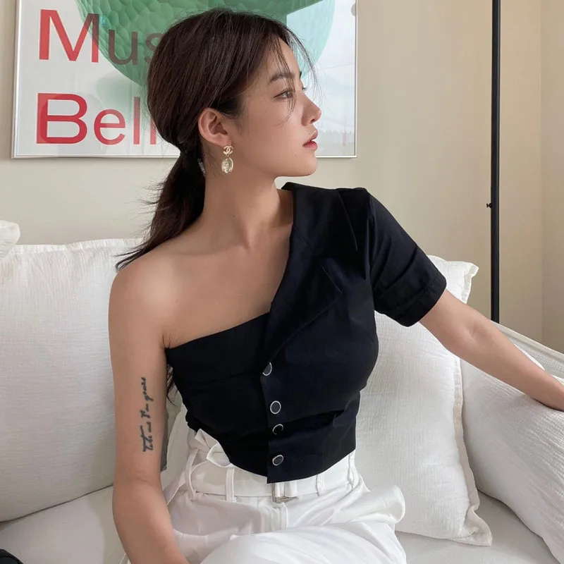 Fashionable Short Slim Fit Chic Summer Shirt Women's Personalized Irregular Shoulder Design Single Button Cotton Shirt
Fashionable Short Slim Fit Chic Summer Shirt Women's Personalized Irregular Shoulder Design Single Button Cotton Shirt