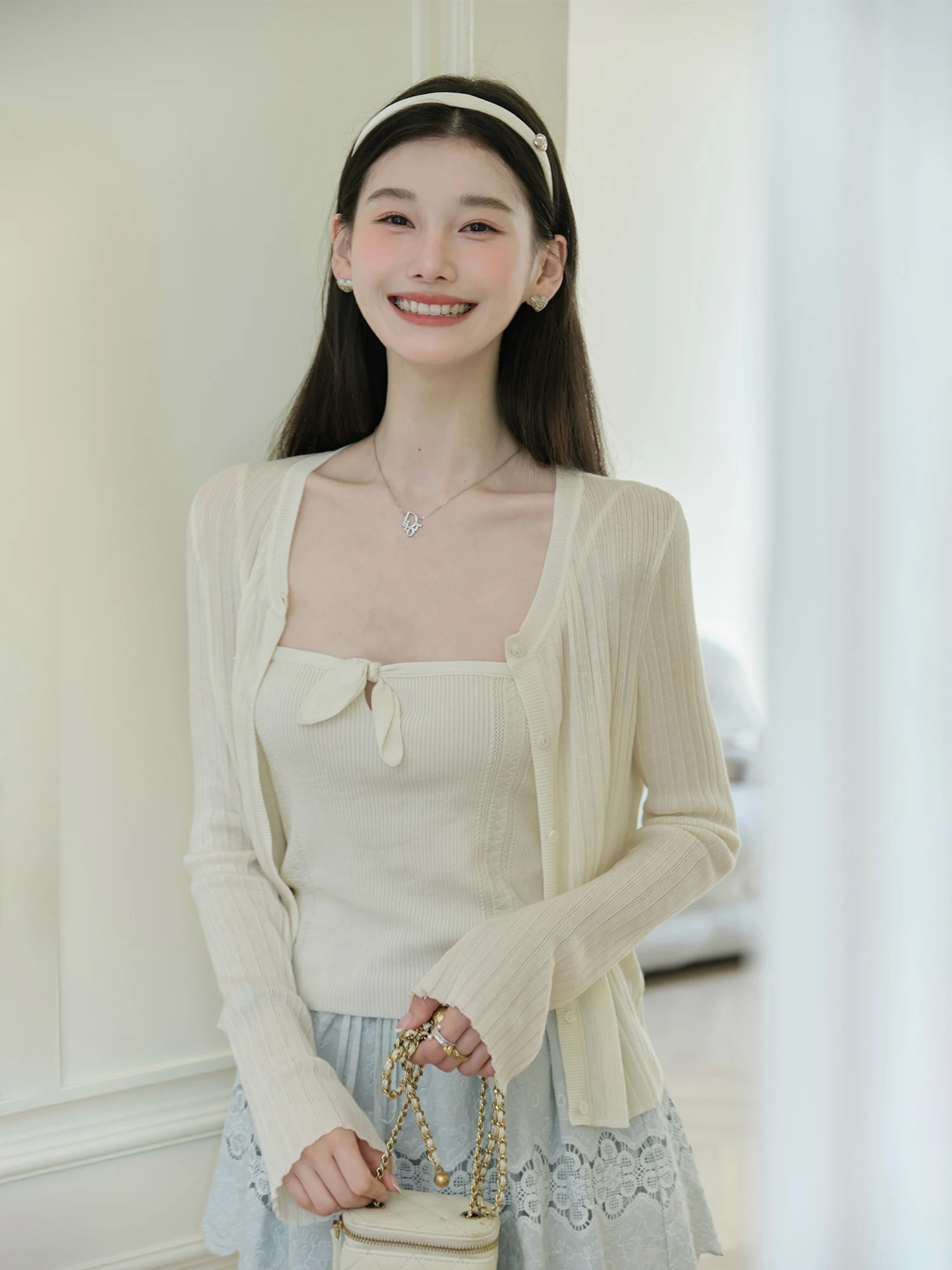 Дышащий летний кардиган ChillCozy из ацетатного лиоцелла с завязками, женский вязаный свитер с круглым вырезом и длинными рукавами
Дышащий летний кардиган ChillCozy из ацетатного лиоцелла с завязками, женский вязаный свитер с круглым вырезом и длинными рукавами