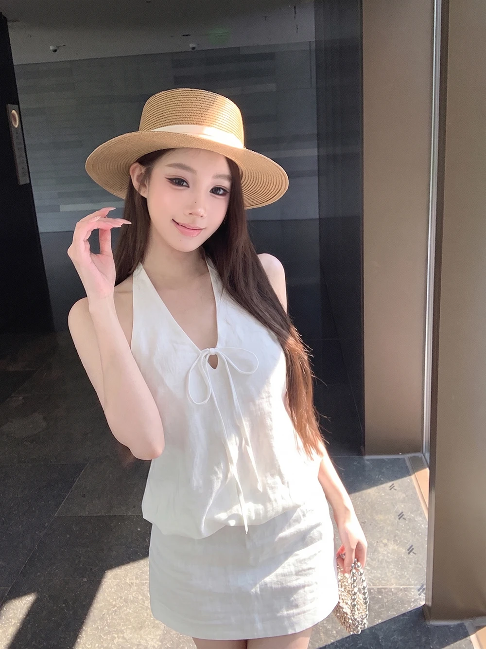Elegant White Sleeveless Vest And Skirt Two-Piece Set for Women Summer Fashion High Waist Universal Fit Short Style
Elegant White Sleeveless Vest And Skirt Two-Piece Set for Women Summer Fashion High Waist Universal Fit Short Style