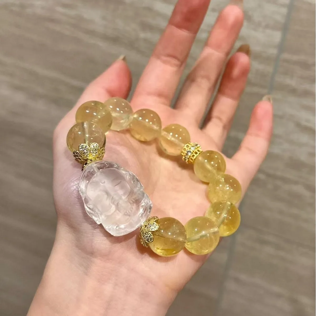 Huang Asai Original Natural Yellow Crystal Bracelet - Women's Fashion Luxury Jewelry Gift
Huang Asai Original Natural Yellow Crystal Bracelet - Women's Fashion Luxury Jewelry Gift