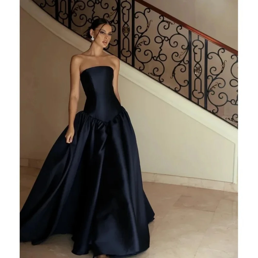 Navy Elegant Evening Dress Strapless Pleated Satin A Line Prom Gowns Backless Floor Length Formal Party Dresses Customized
Navy Elegant Evening Dress Strapless Pleated Satin A Line Prom Gowns Backless Floor Length Formal Party Dresses Customized