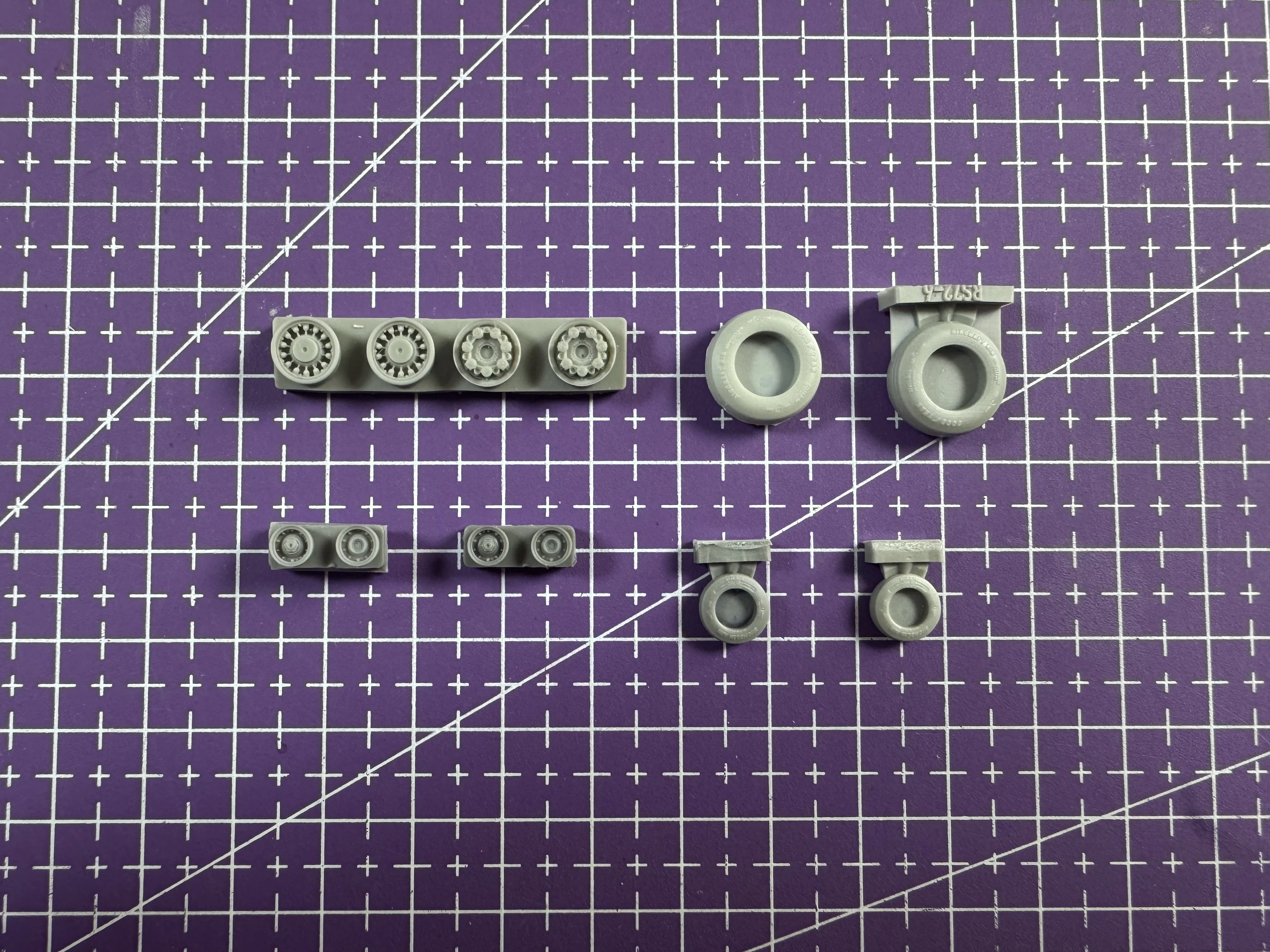 1:72 Die Cast Resin Model Assembly Kit, GK, Resin Wheel, Unpainted, To Be Assembled (F14AB)
1:72 Die Cast Resin Model Assembly Kit, GK, Resin Wheel, Unpainted, To Be Assembled (F14AB)
