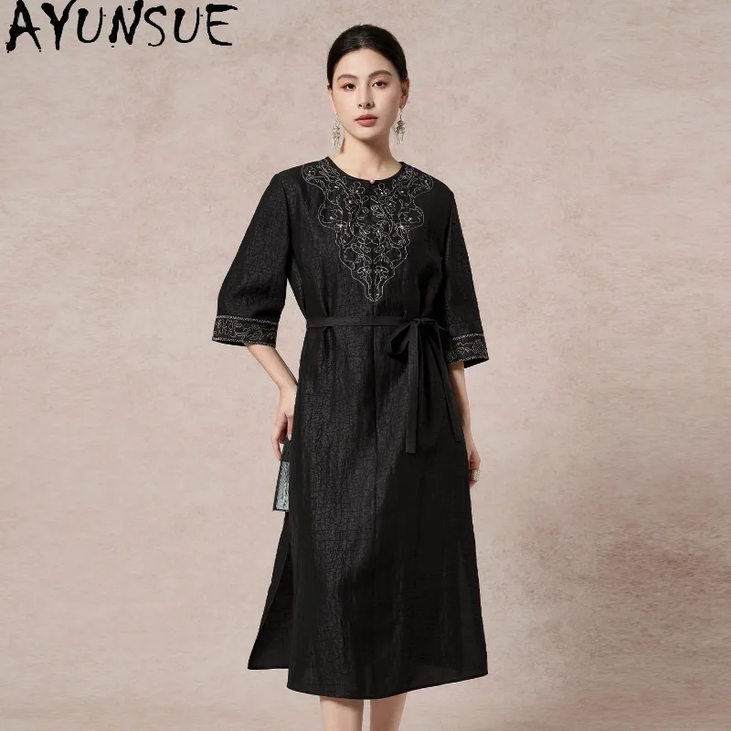 AYUNSUE 19mm Xiangyunsha Silk Dresses for Women Embroidered Lace-up Summer Dresses 2026 Chinese Style Luxury Dress High Quality
AYUNSUE 19mm Xiangyunsha Silk Dresses for Women Embroidered Lace-up Summer Dresses 2026 Chinese Style Luxury Dress High Quality