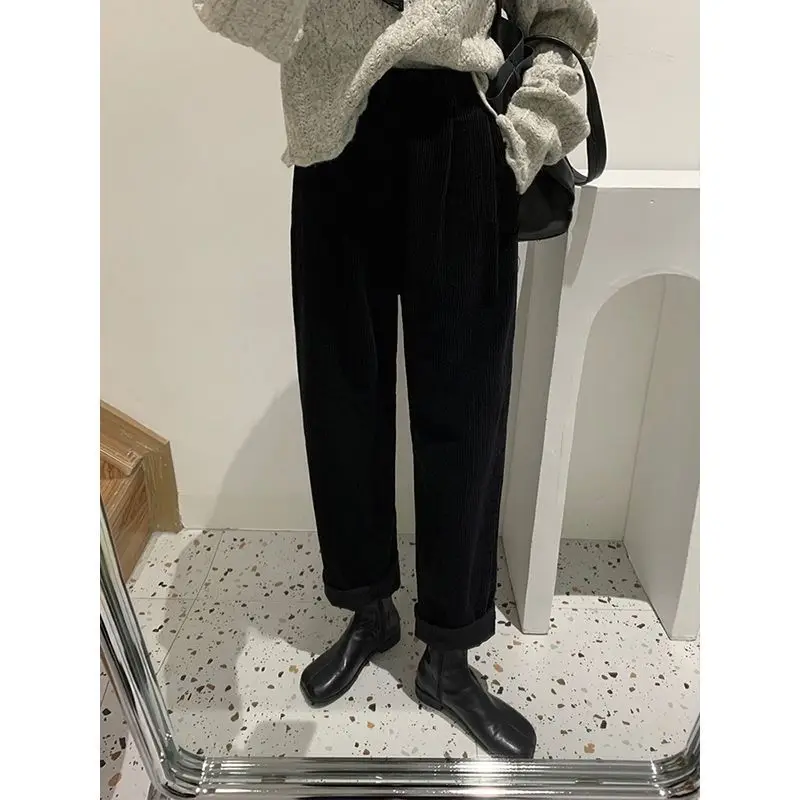 Плюс бархатные и утолщенные вельветовые широкие брюки для женщин, новые зимние утягивающие свободные повседневные прямые брюки с высокой талией
Плюс бархатные и утолщенные вельветовые широкие брюки для женщин, новые зимние утягивающие свободные повседневные прямые брюки с высокой талией