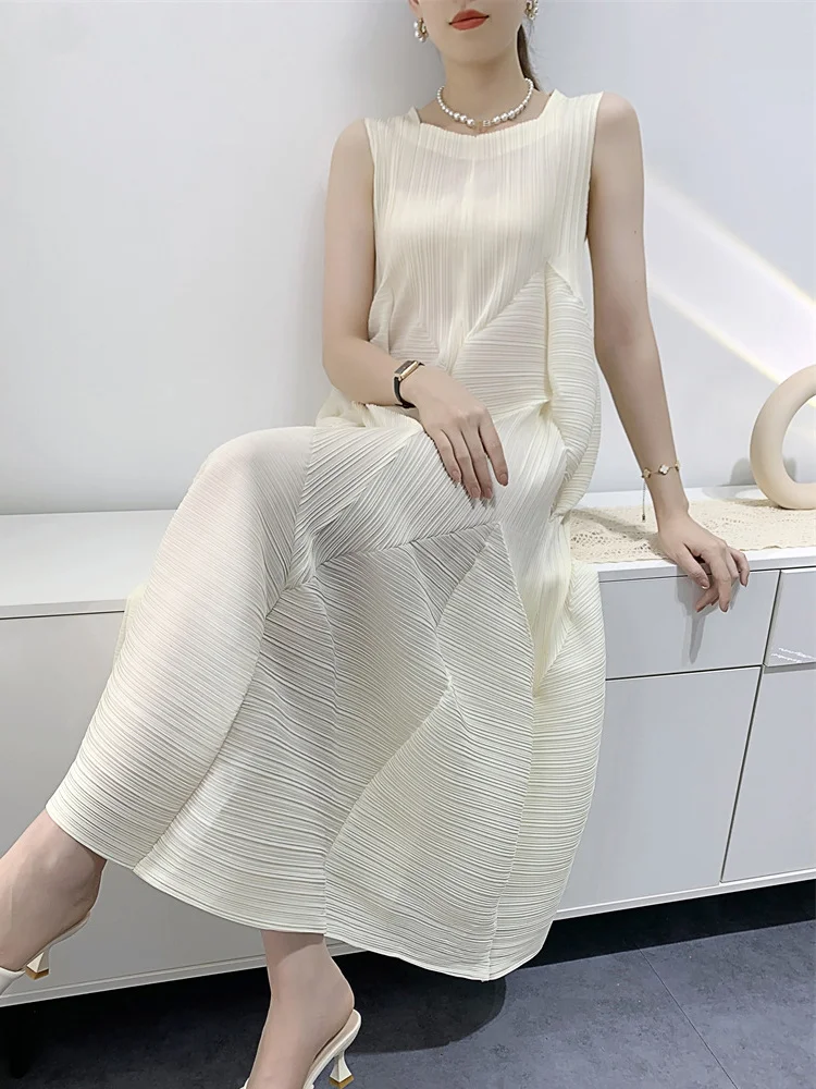 Slimming Summer Pleated Dress Elastic Loose Fabric Vest Style Skirt High Elasticity Polyester Fiber V Neck Home Work Casual
Slimming Summer Pleated Dress Elastic Loose Fabric Vest Style Skirt High Elasticity Polyester Fiber V Neck Home Work Casual