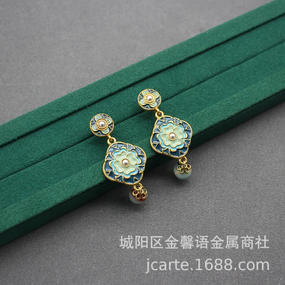 New Chinoiserie Enamel Four-leaf Clover Petal Earrings Chinese Style Earrings Original Design Earrings
New Chinoiserie Enamel Four-leaf Clover Petal Earrings Chinese Style Earrings Original Design Earrings