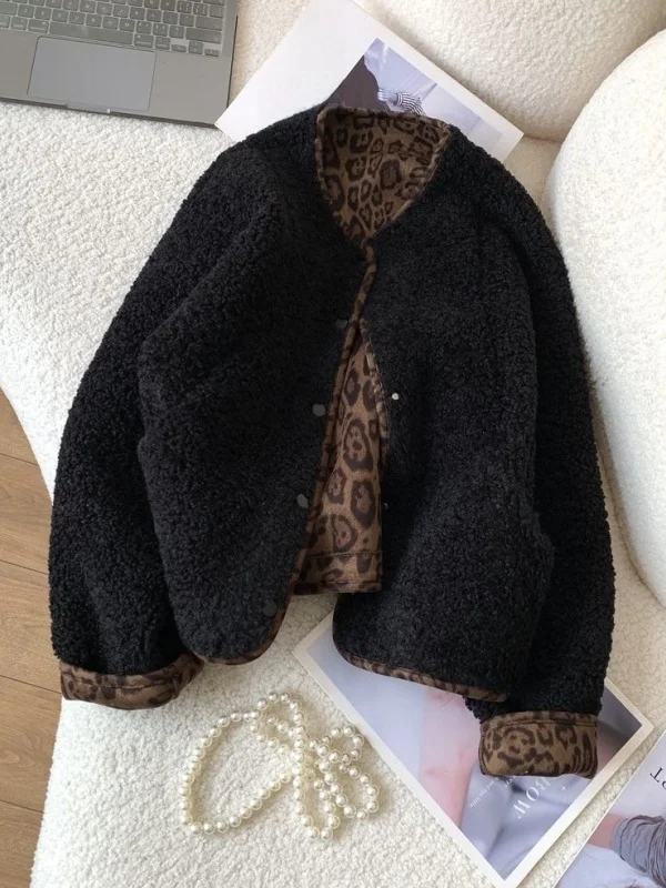 Extra Large Size Ele Lamb Fur Spliced Leopard Print Leather Fur Coat Women's Winter Warm Coat 2025 Casual Long Sve Jaet
Extra Large Size Ele Lamb Fur Spliced Leopard Print Leather Fur Coat Women's Winter Warm Coat 2025 Casual Long Sve Jaet