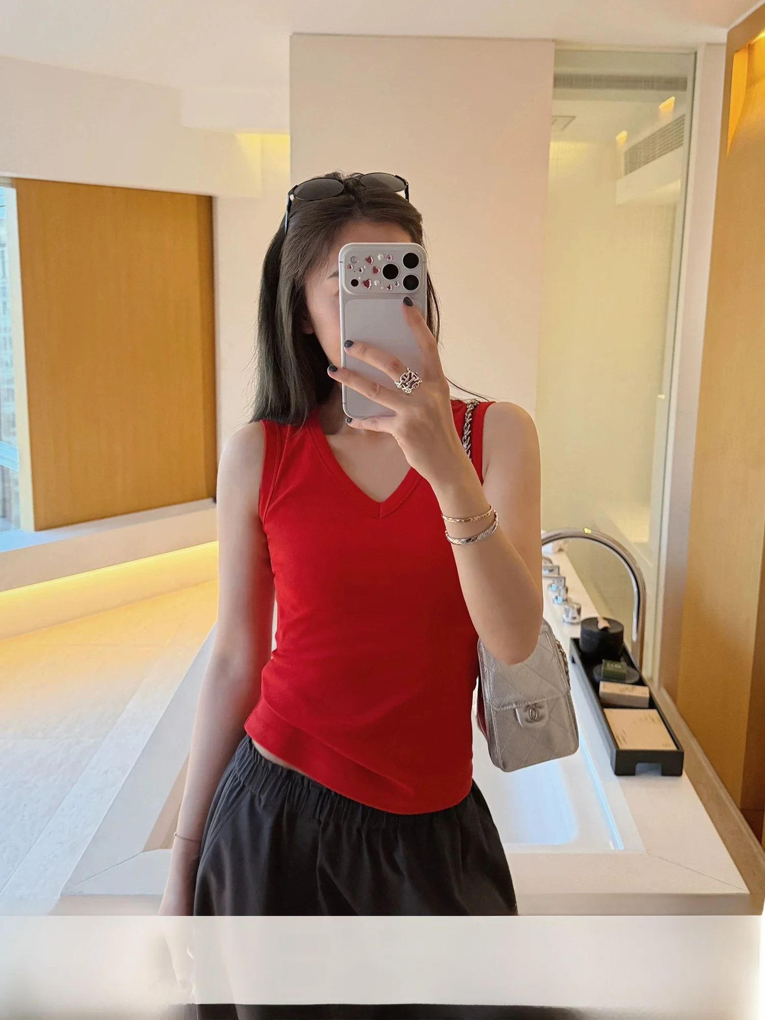 Yang Xiao You Women's Slim Fit Long Velvet Cotton Vest V-Neck High Elasticity Base Layer Strap Tank Top Multi-Color New Style
Yang Xiao You Women's Slim Fit Long Velvet Cotton Vest V-Neck High Elasticity Base Layer Strap Tank Top Multi-Color New Style