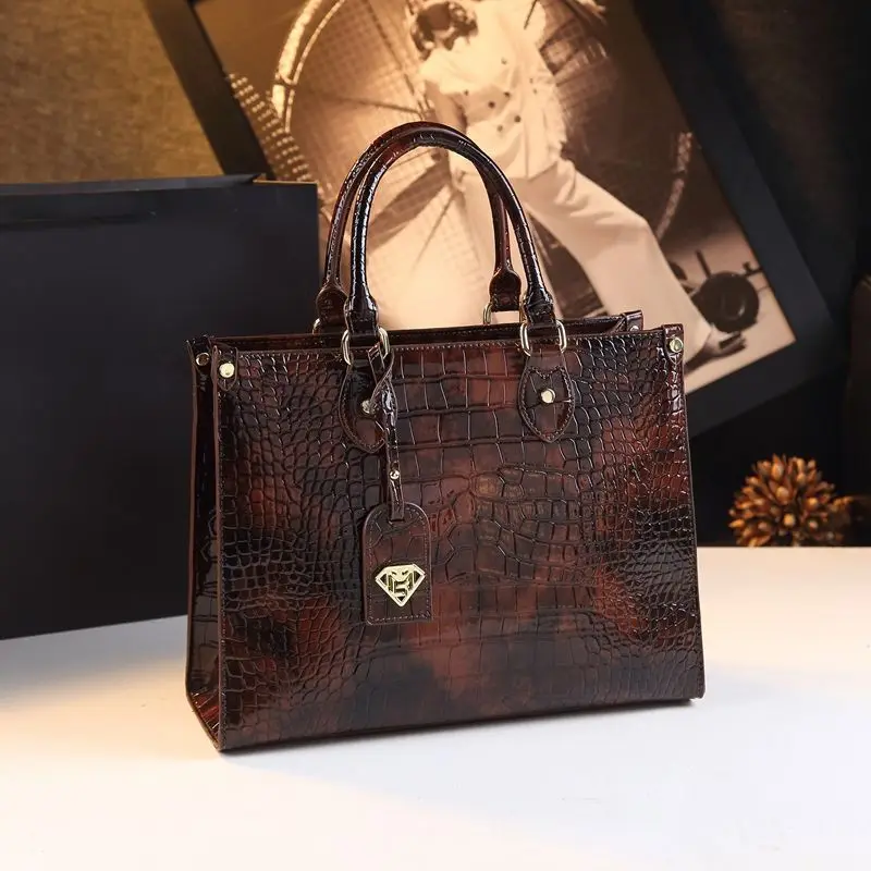 Luxury Designer Brand New High Quality Handbag Women's Large Capacity Cowhide Fashion Alligator Print Shoulder Crossbody Bag
Luxury Designer Brand New High Quality Handbag Women's Large Capacity Cowhide Fashion Alligator Print Shoulder Crossbody Bag