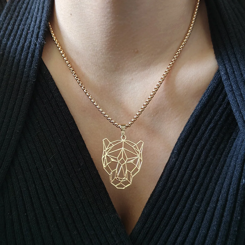 New tiger head hollow necklace, 18K gold-plated designer necklace, high-quality waterproof, suitable for women's daily wear
New tiger head hollow necklace, 18K gold-plated designer necklace, high-quality waterproof, suitable for women's daily wear