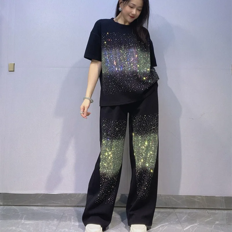 European Fashion Heavy Industry Hot Diamond Two-piece Set Women' Round Neck Pullover Short-sleeved T-shirt Straight Trousers Set
European Fashion Heavy Industry Hot Diamond Two-piece Set Women' Round Neck Pullover Short-sleeved T-shirt Straight Trousers Set