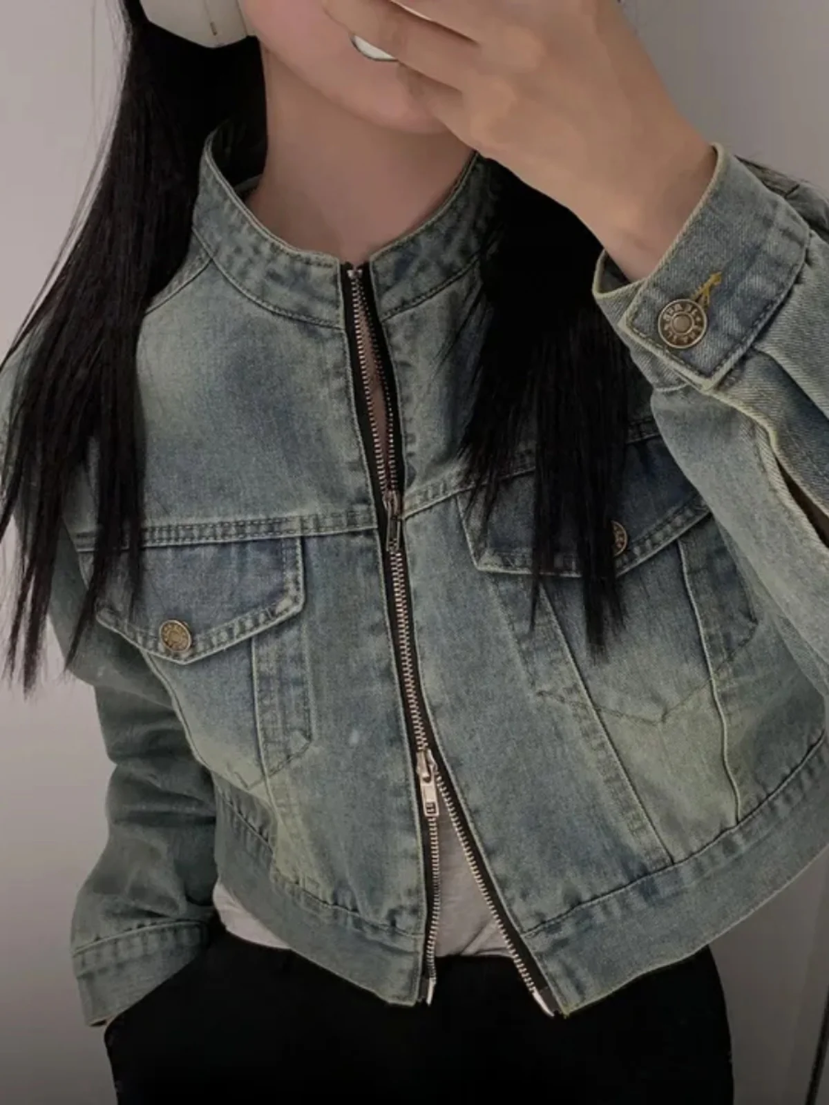 Korean Style Zipper Casual Long Sleeve Stand Collar Short Design Fashionable Denim Jacket for Women Autumn Winter Retro Match...
Korean Style Zipper Casual Long Sleeve Stand Collar Short Design Fashionable Denim Jacket for Women Autumn Winter Retro Match...