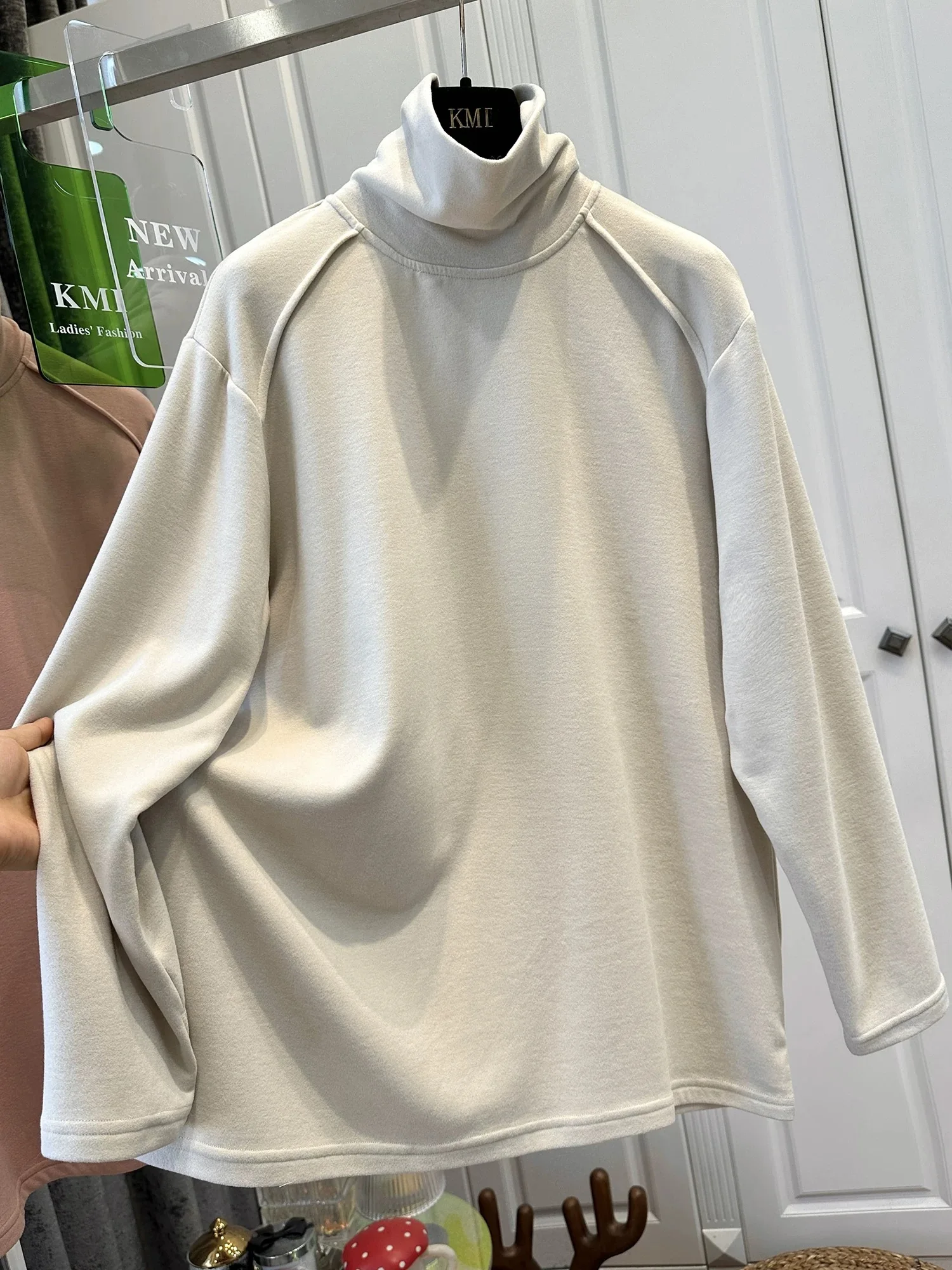 plus Size High Collar Mid-Length Base Shirt Women's Fashion Autumn New Style Slimming Inner Wear Versatile Long Sleeve Top
plus Size High Collar Mid-Length Base Shirt Women's Fashion Autumn New Style Slimming Inner Wear Versatile Long Sleeve Top