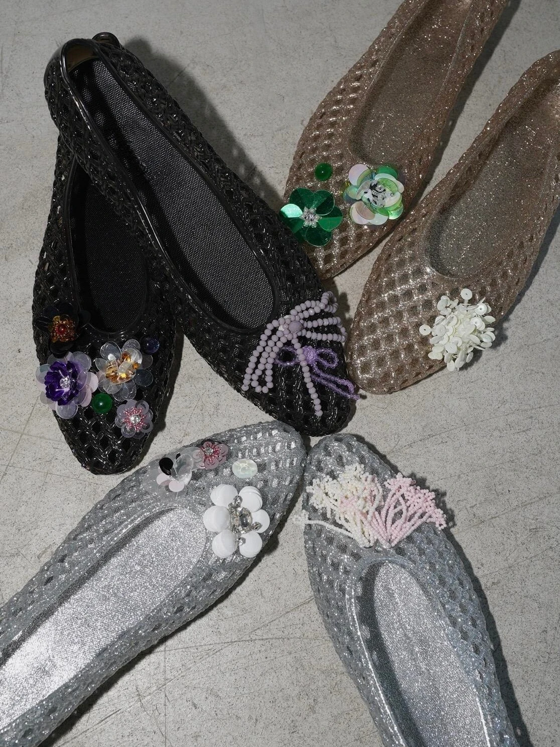 Crystal Hollow out Pointed Toe Women's Slippers Transparent Jelly oes DIY Clog Sle Casual Faion Single oes Korean Sle
Crystal Hollow out Pointed Toe Women's Slippers Transparent Jelly oes DIY Clog Sle Casual Faion Single oes Korean Sle
