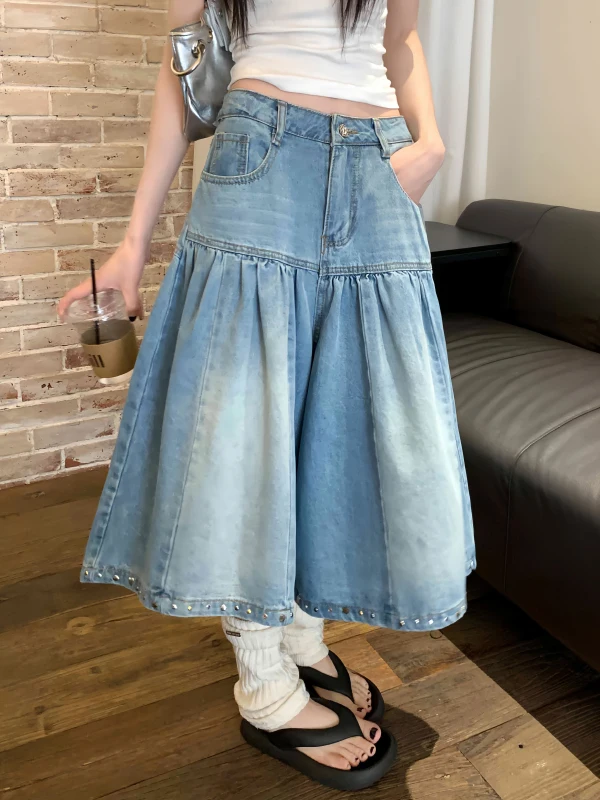 Retro American Washed Blue Jeans Skirt Pants High Waist Wide Leg Rivet Splicing Design Slimming Seven Point Pants for Women
Retro American Washed Blue Jeans Skirt Pants High Waist Wide Leg Rivet Splicing Design Slimming Seven Point Pants for Women