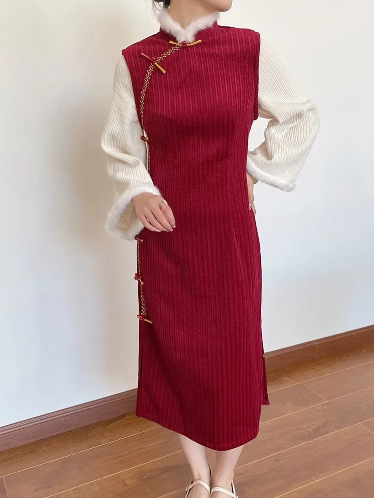 A new Chinese-style red light wide-sleeved thickened everyday cheongsam dress
A new Chinese-style red light wide-sleeved thickened everyday cheongsam dress