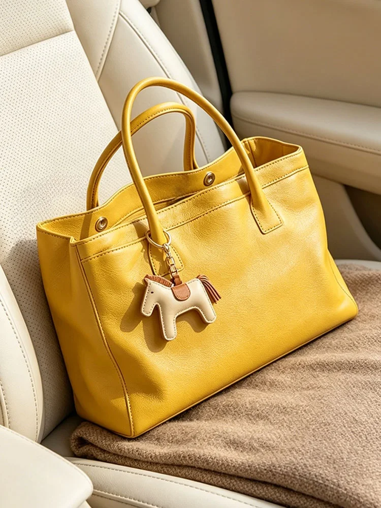 Yellow Tote Handbag Women's Commuter Briefcase Summer New Style Lightweight Luxury Handbag for Office Work And Travel
Yellow Tote Handbag Women's Commuter Briefcase Summer New Style Lightweight Luxury Handbag for Office Work And Travel
