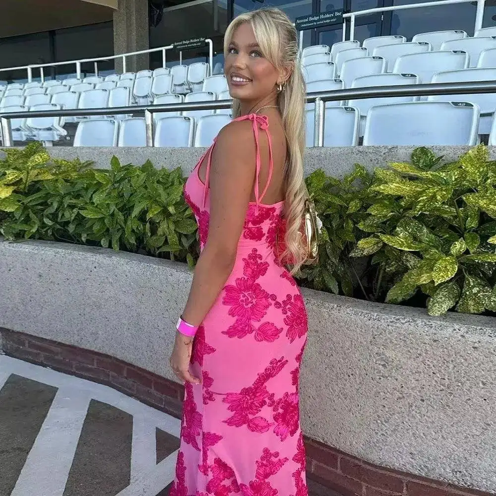 Cross-Border Embroidered Sleeveless Straight Cut Vacation Dress Elegant Midi Skirt One-Piece Women's Clothing CityWalk
Cross-Border Embroidered Sleeveless Straight Cut Vacation Dress Elegant Midi Skirt One-Piece Women's Clothing CityWalk