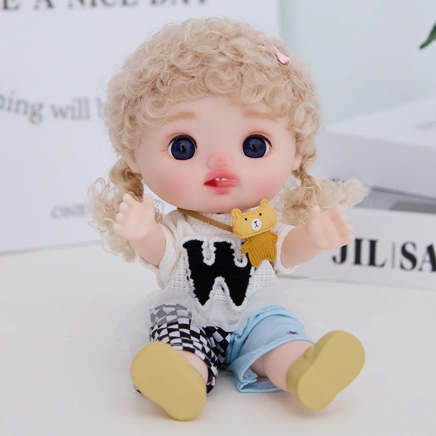 9 Inch Vinyl Princess Doll with Outfits – New Multi-Joint Poseable BJD Doll for Girls, OB11 Compatible Gift Toy
9 Inch Vinyl Princess Doll with Outfits – New Multi-Joint Poseable BJD Doll for Girls, OB11 Compatible Gift Toy