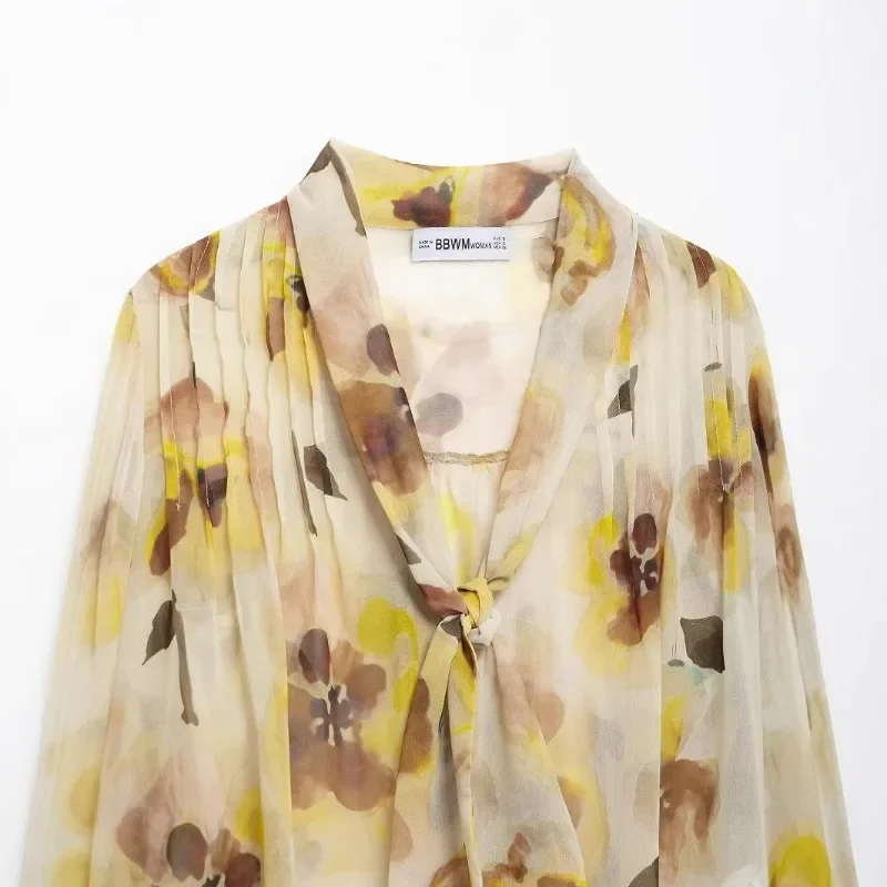 Topenomi Flower Printed Long Sleeve Chiffon Blouse Women Spring Summer V Neck Lace Up Loose Tops Elegant Office Ladies Shirts
Topenomi Flower Printed Long Sleeve Chiffon Blouse Women Spring Summer V Neck Lace Up Loose Tops Elegant Office Ladies Shirts