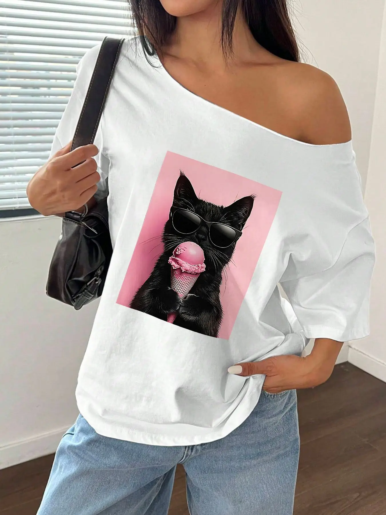 100% Cotton Plus Size Black Cat With Sunglasses Eating Ice Cream Print Shoulder Loose Print T-Shirt Oversized Y2K Style Graph
100% Cotton Plus Size Black Cat With Sunglasses Eating Ice Cream Print Shoulder Loose Print T-Shirt Oversized Y2K Style Graph