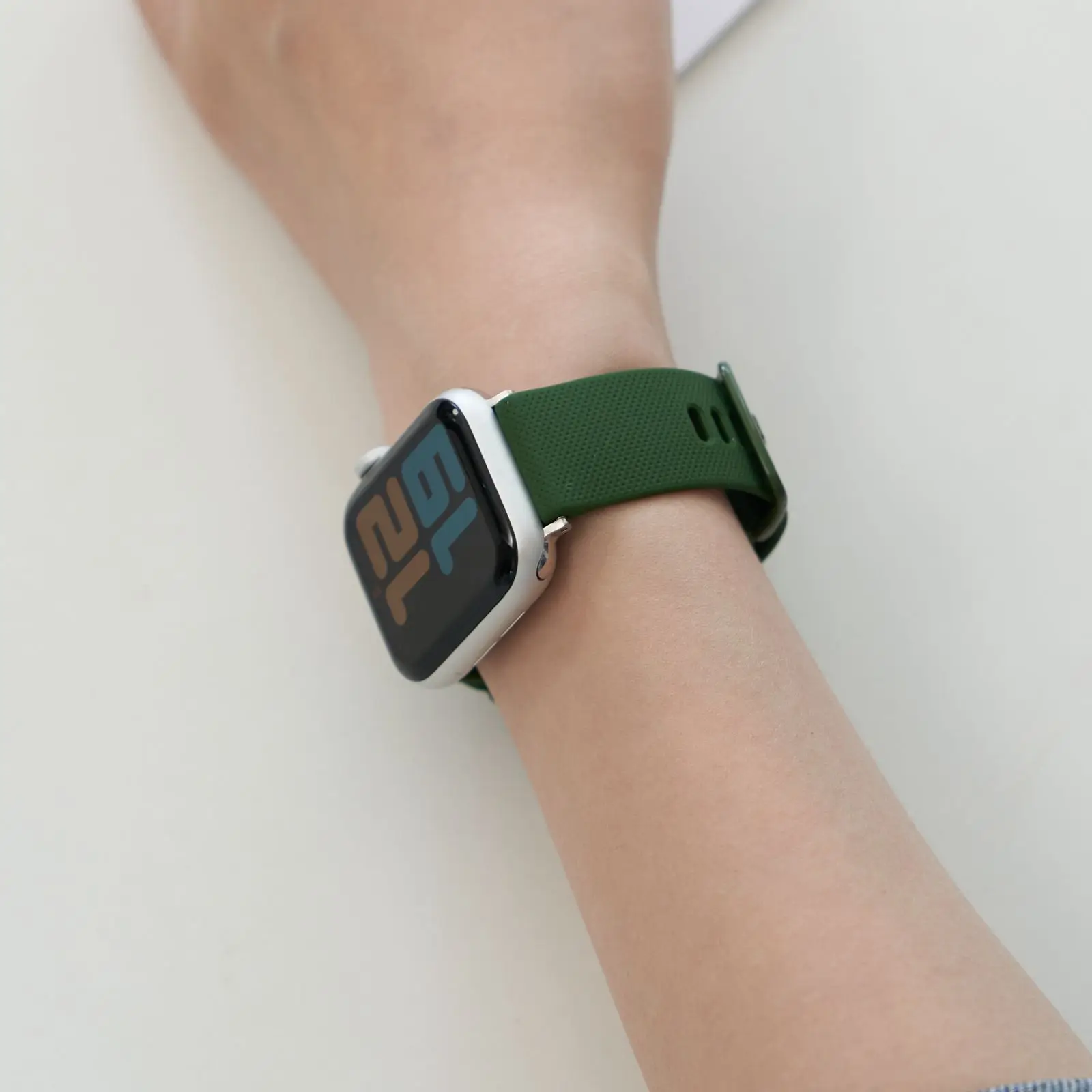 Fancy Stylish Elegant silicone loop for Apple Watch Band For Women Correa for iwatch strap
Fancy Stylish Elegant silicone loop for Apple Watch Band For Women Correa for iwatch strap