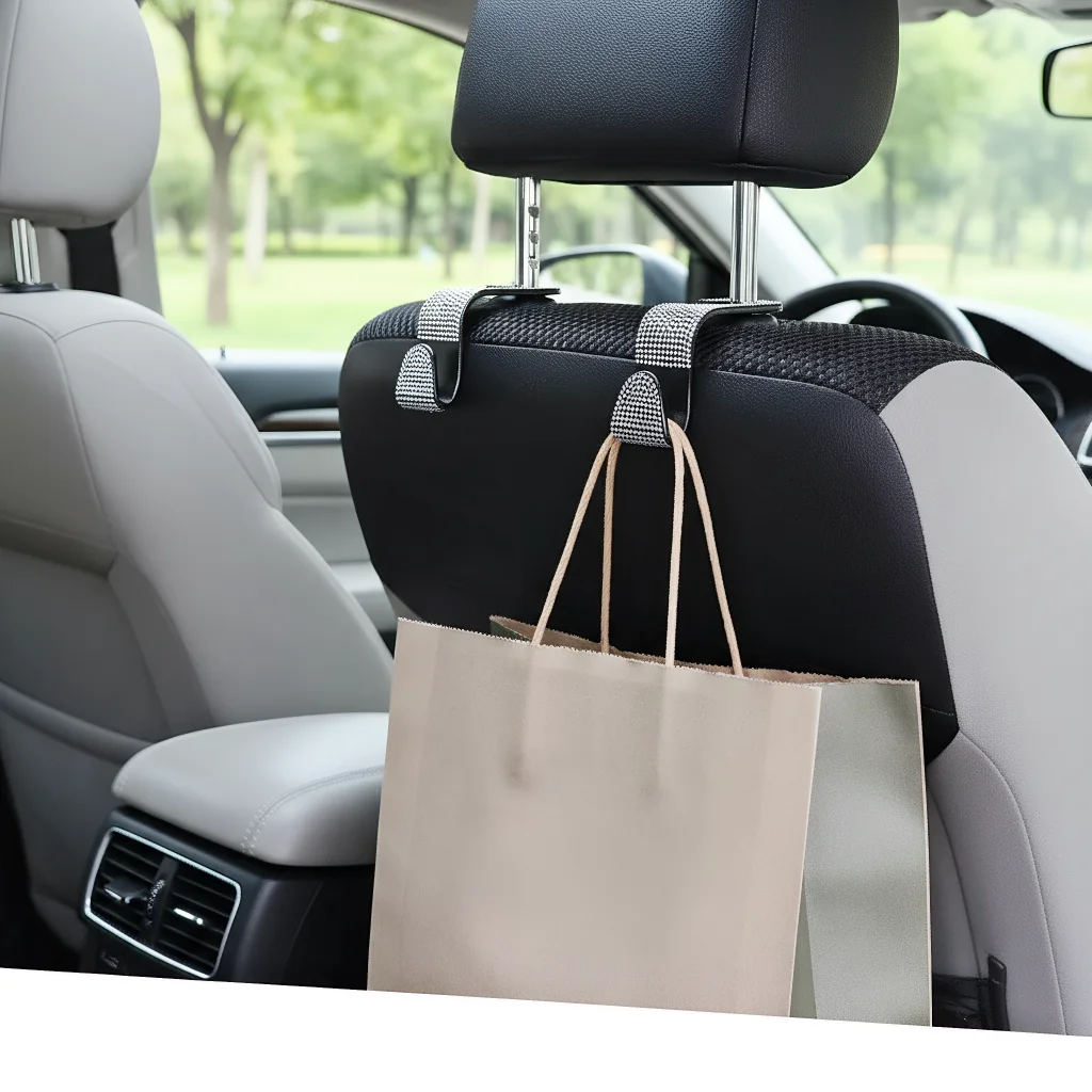 Многофункциональный портативный крючок для спинки автомобильного сиденья со стразами, держатель для хранения подголовника, подвесная сумка-органайзер, авто аксессуары для интерьера
Многофункциональный портативный крючок для спинки автомобильного сиденья со стразами, держатель для хранения подголовника, подвесная сумка-органайзер, авто аксессуары для интерьера