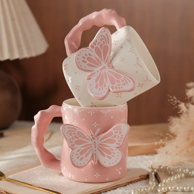 2025 AhunderJiiaz Cute Creative Pink Butterfly Mug Cute Ceramic Couple Cup Household Cup Drinkware Set with Gift Box Coffee Mugs
2025 AhunderJiiaz Cute Creative Pink Butterfly Mug Cute Ceramic Couple Cup Household Cup Drinkware Set with Gift Box Coffee Mugs